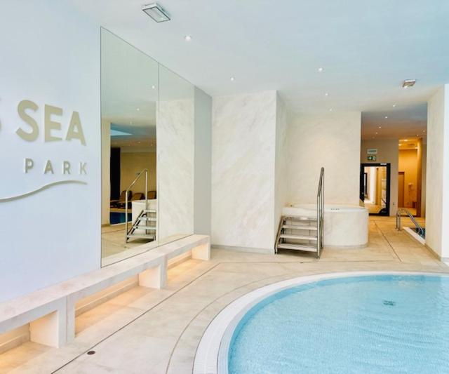 Let'S Sea - 2 Bedroom - Premium Baltic Apartment With Front Sea View Garden And Spa Access Gąski Buitenkant foto